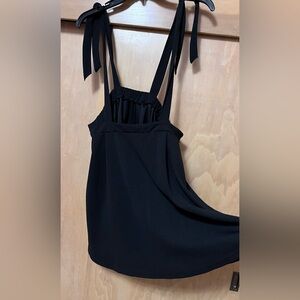 1x SHEIN curve tie strap suspender skirt